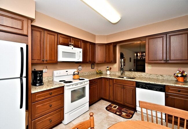 Building Photo - 3BR Townhome (Tapestry) with COUNCIL ROCK ...
