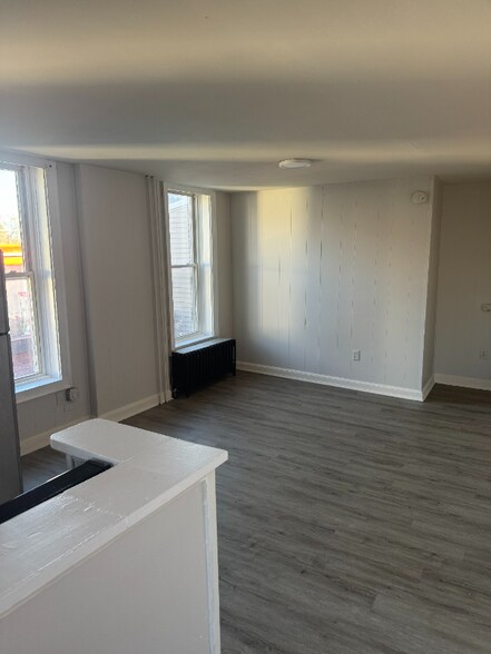 Building Photo - 87 North Main St