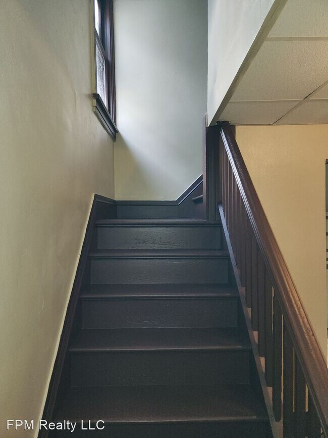 Building Photo - 4 br, 1 bath House - 73 Villa Street 1