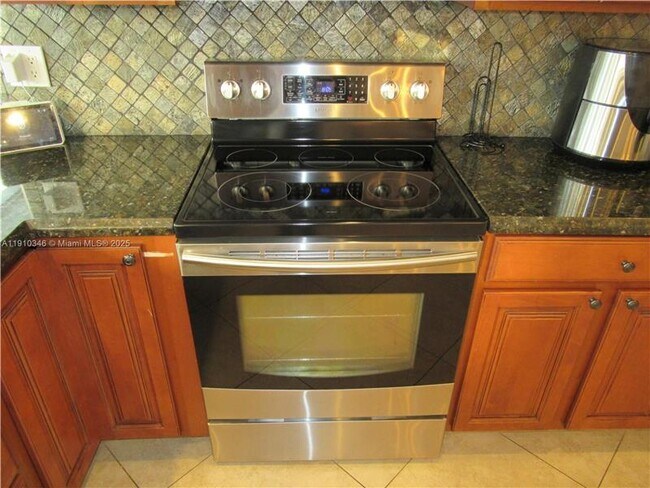 Building Photo - 1118 N 46th Ave