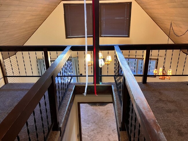 Building Photo - 2 Level cabin in a quiet wooded neighborhood