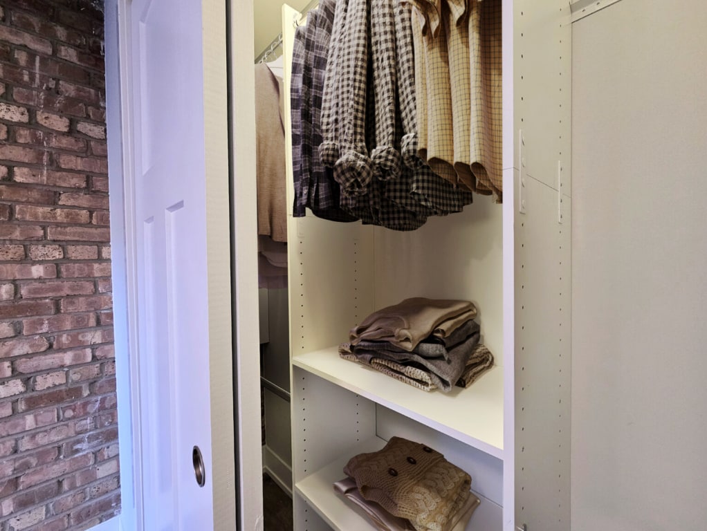 Building Photo - 1214 N La Salle Dr