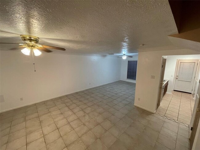 Building Photo - 17315 Saturn Ln