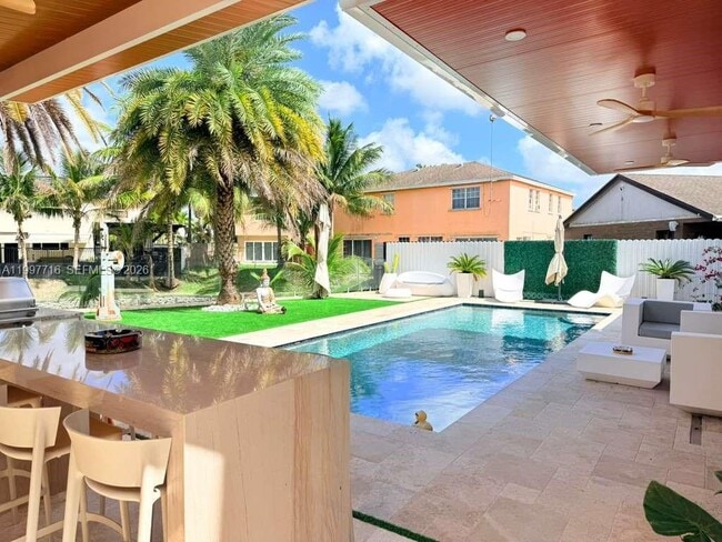 Building Photo - 9437 SW 145th Pl