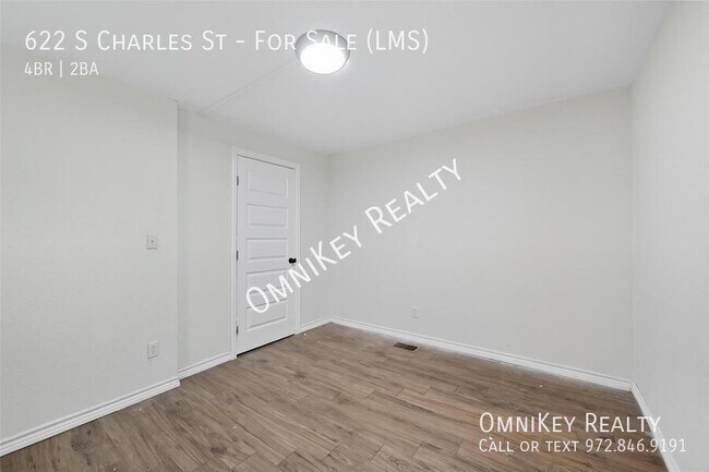 Building Photo - 622 S Charles St