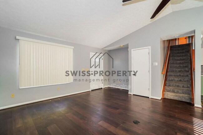 Building Photo - 2212 Kingsglen Dr