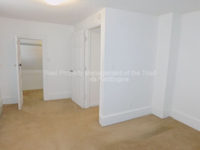 Building Photo - 810 Brent St SW