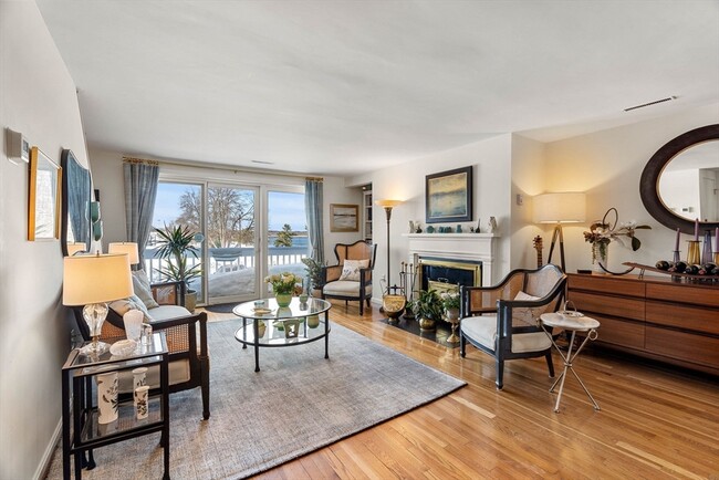 Building Photo - 126 Merrimac St