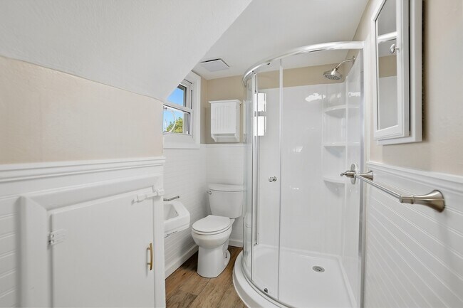 Building Photo - 1028 Colwick Dr