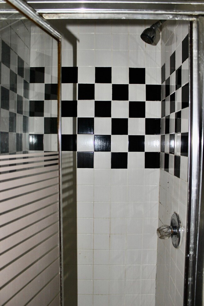 Building Photo - 6832 UNIT C