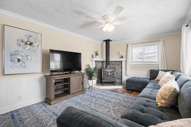 Primary Photo - 428 Edwards Ave