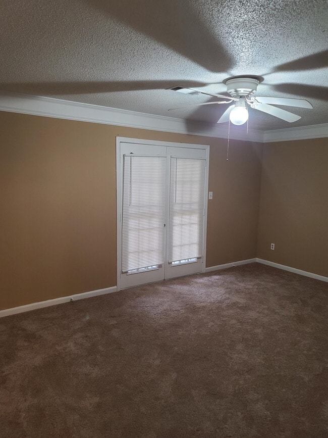 Building Photo - 5791 Plum Valley Dr