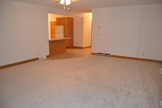 Building Photo - 406 Cedar St