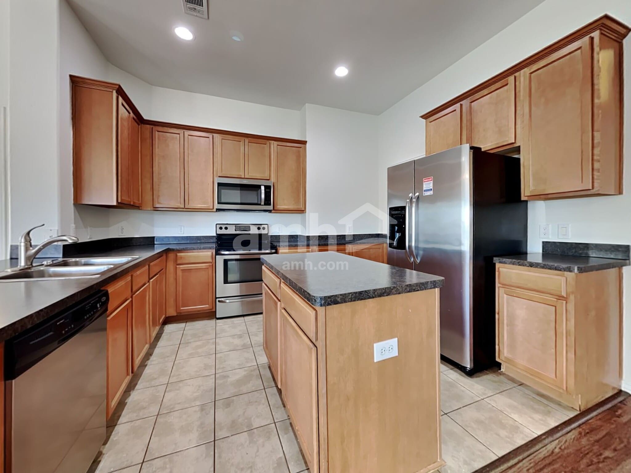 Building Photo - 820 Cheryl St