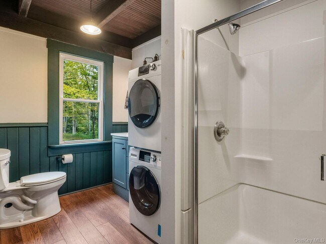 Building Photo - 5 Riverby Ln