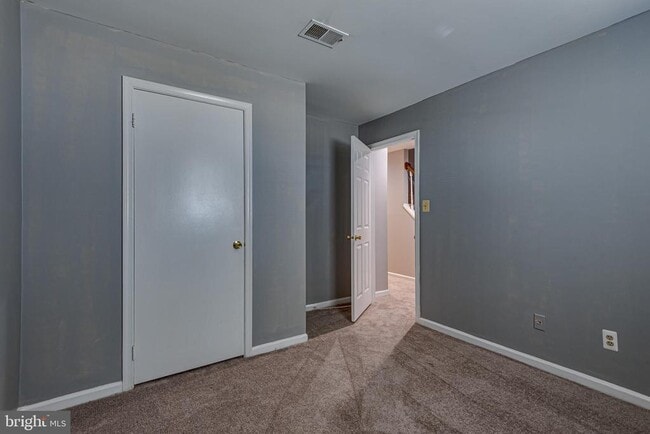 Building Photo - 8508 Blue Bird Woods Ct