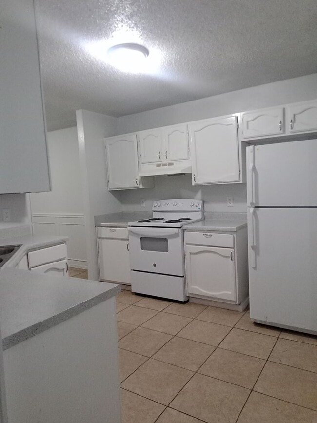 Building Photo - Bright & Beautiful 3BR Home in NE San Antonio