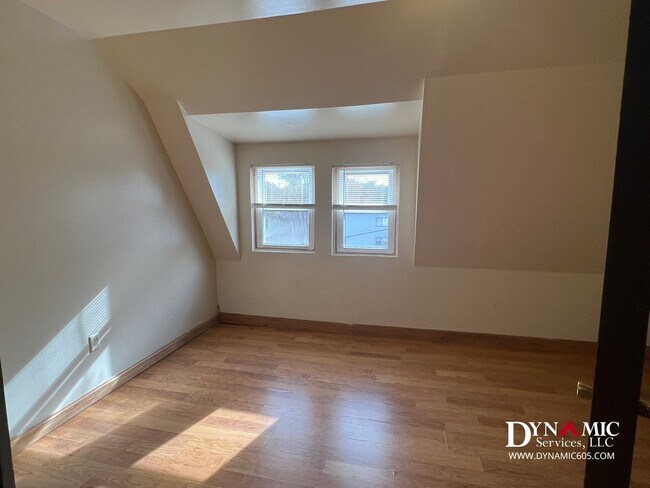 Building Photo - 641 S Dakota Ave