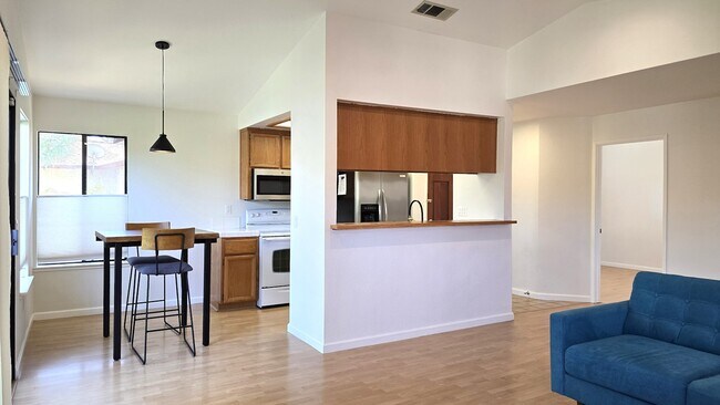 Building Photo - 38715 Huntington Cir
