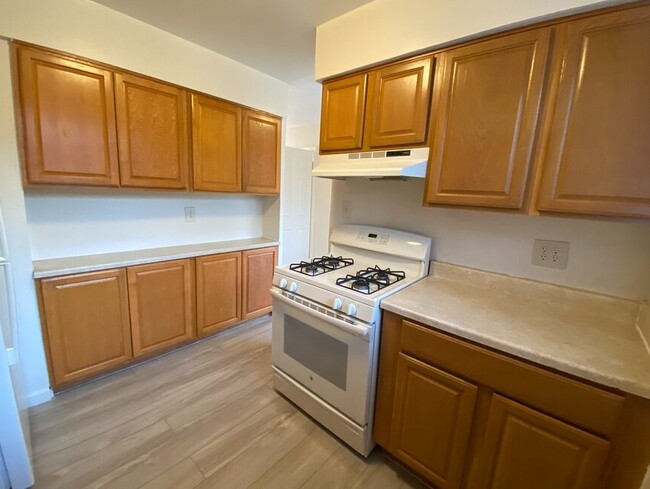 Kitchen - Westover Court Apartments