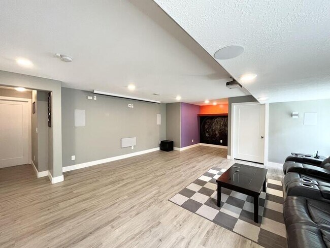 Building Photo - 9729 Fira Ln