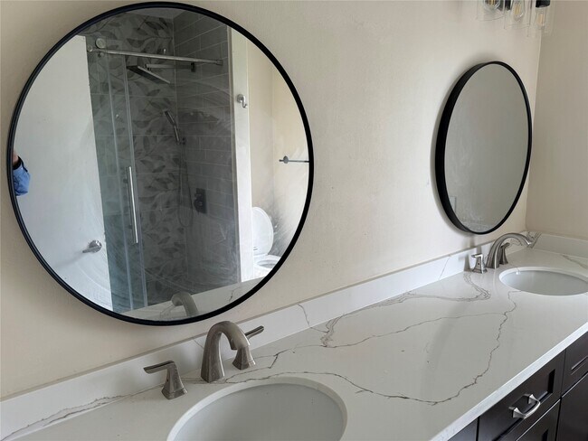 Building Photo - 13123 Chipman Glen Dr