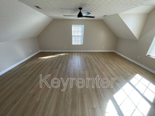 Building Photo - 7054 Yellow Oak Ln