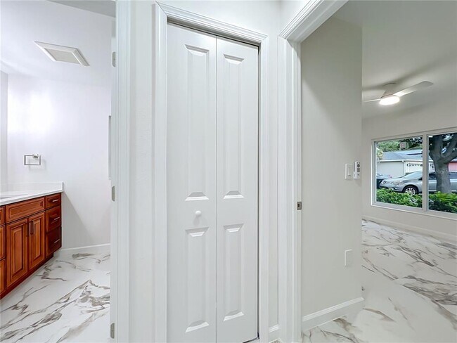 Building Photo - 11148 Pinewood Cove Ln