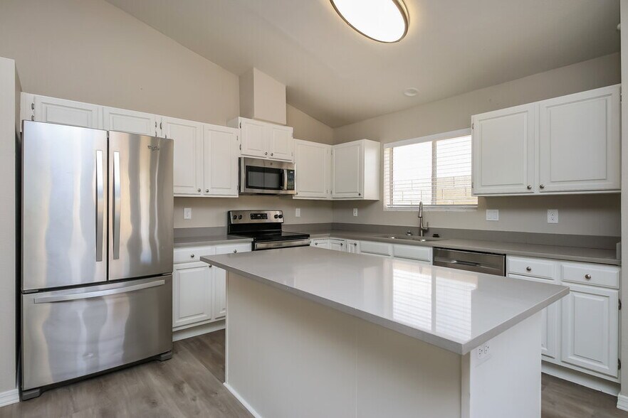 Building Photo - 727 N Sulleys Dr
