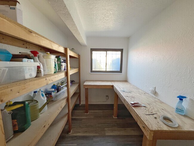 Building Photo - 7205 Avenida La Costa NE