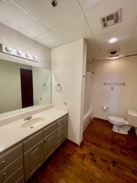 Building Photo - 220 S 2nd St