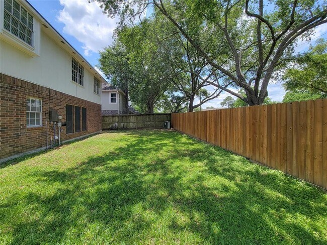 Building Photo - 8502 Canyon Pine Dr