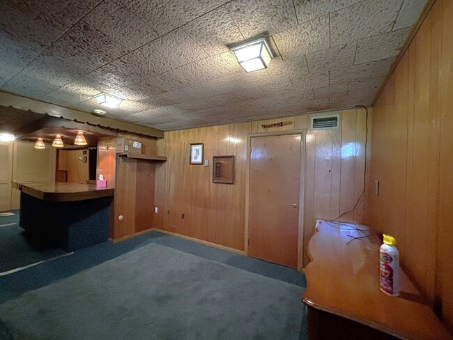 Building Photo - MOVE IN SPECIAL! 3-Bedroom Home in Parklan...