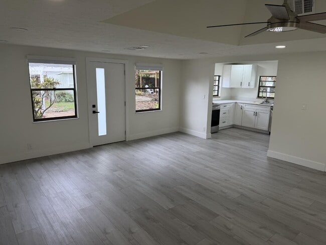 Building Photo - 539 Sunset Blvd