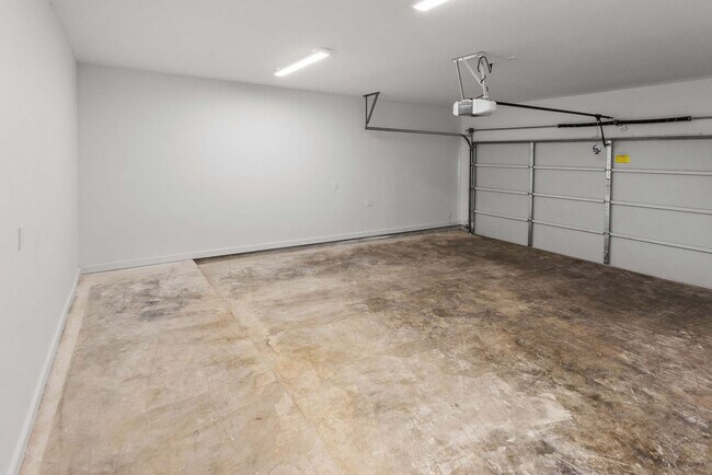 Building Photo - 6740 Peerless St