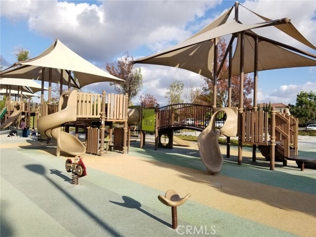 Building Photo - 74 Rose Arch