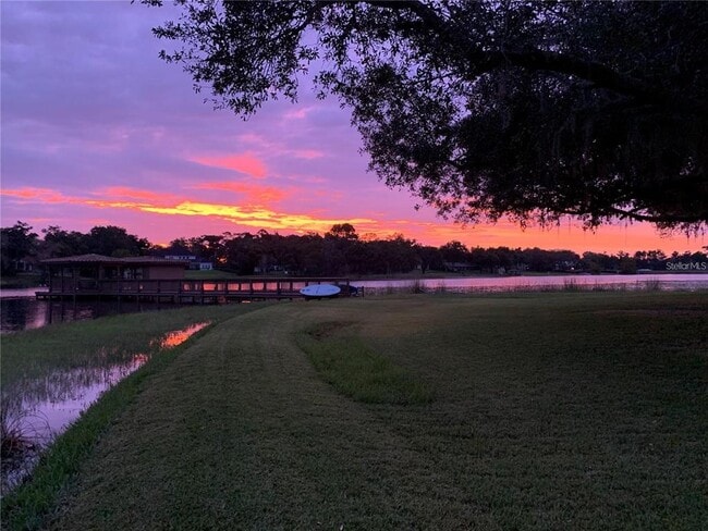 Building Photo - 1911 Lake Markham Preserve Trail