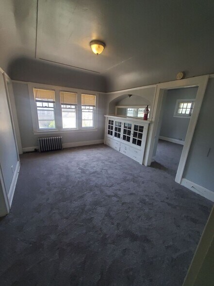 Building Photo - 3121 N 39th St