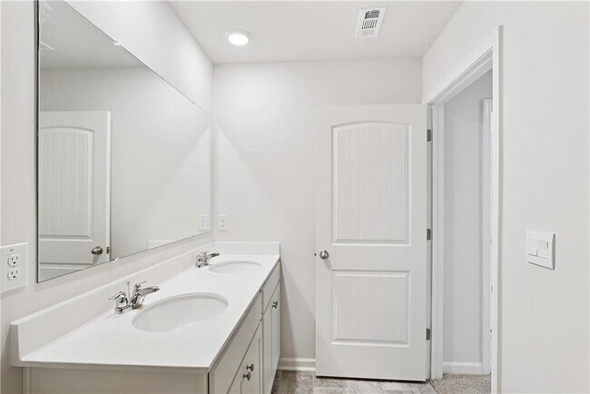 Building Photo - 70 Robinson Ridge