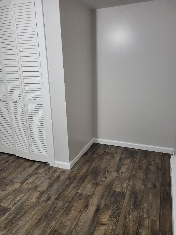 Building Photo - 1615 Lakeside Dr