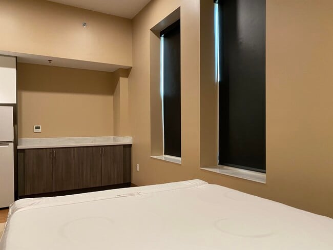 Building Photo - 83 Hanover St