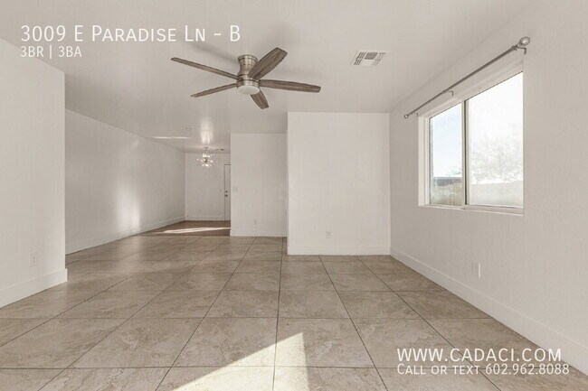 Building Photo - 3009 E Paradise Ln
