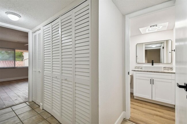 Building Photo - 4800 Brittany Dr S