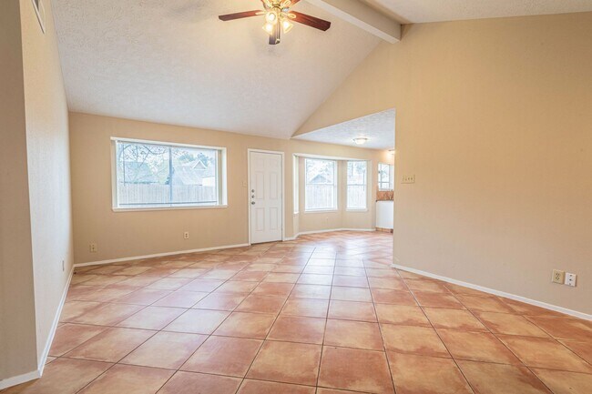 Building Photo - 2516 Orion Dr