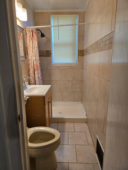 Building Photo - 32 Clairmont Pl