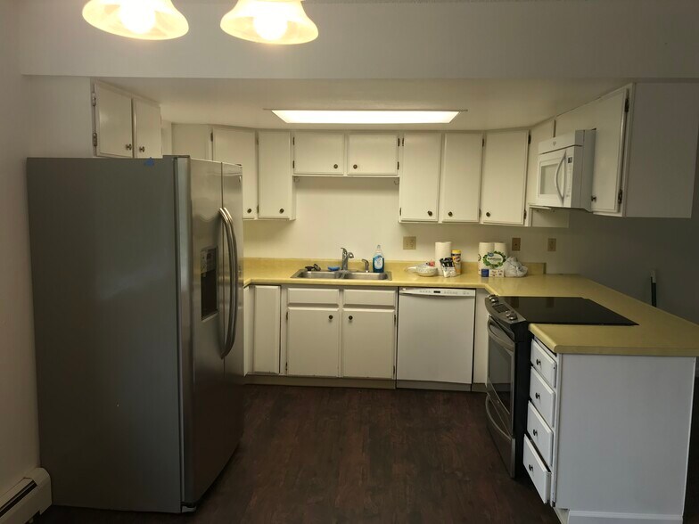 Building Photo - 85 Pepperdine dr