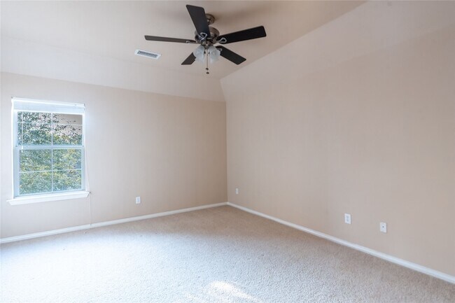 Building Photo - 2505 Vista Oaks Dr