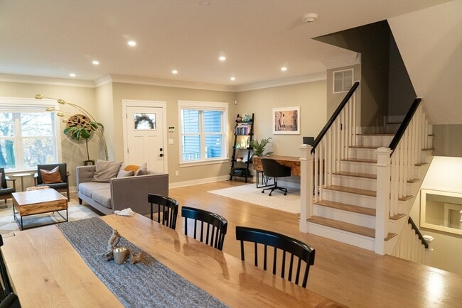 Building Photo - 279 Suffolk Ave