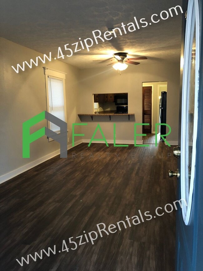 Building Photo - Belmont Ranch with LOTS of Space!