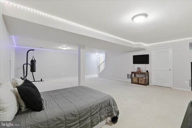 Building Photo - 6711 Selbourne Ln